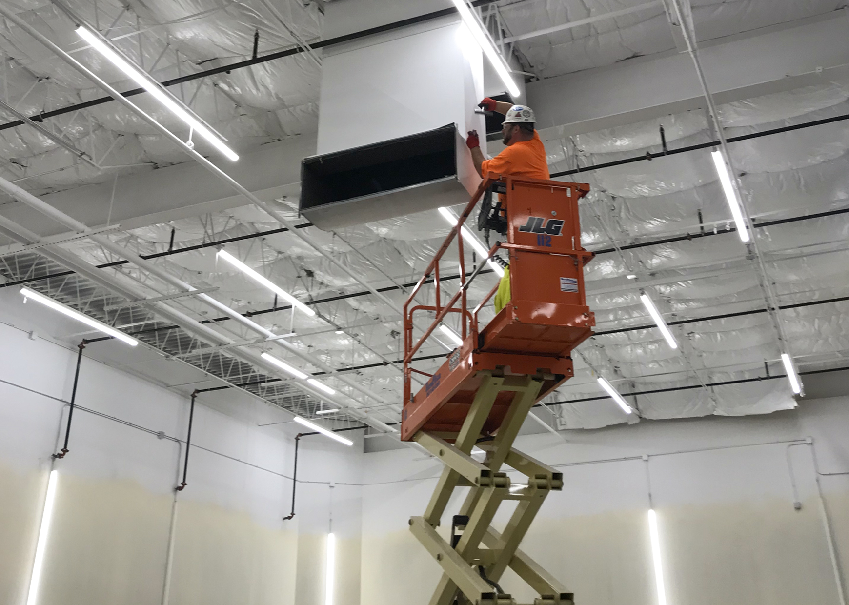 contractor performing facilities maintenance